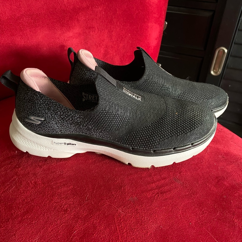 Sketchers Go Walk sneakers